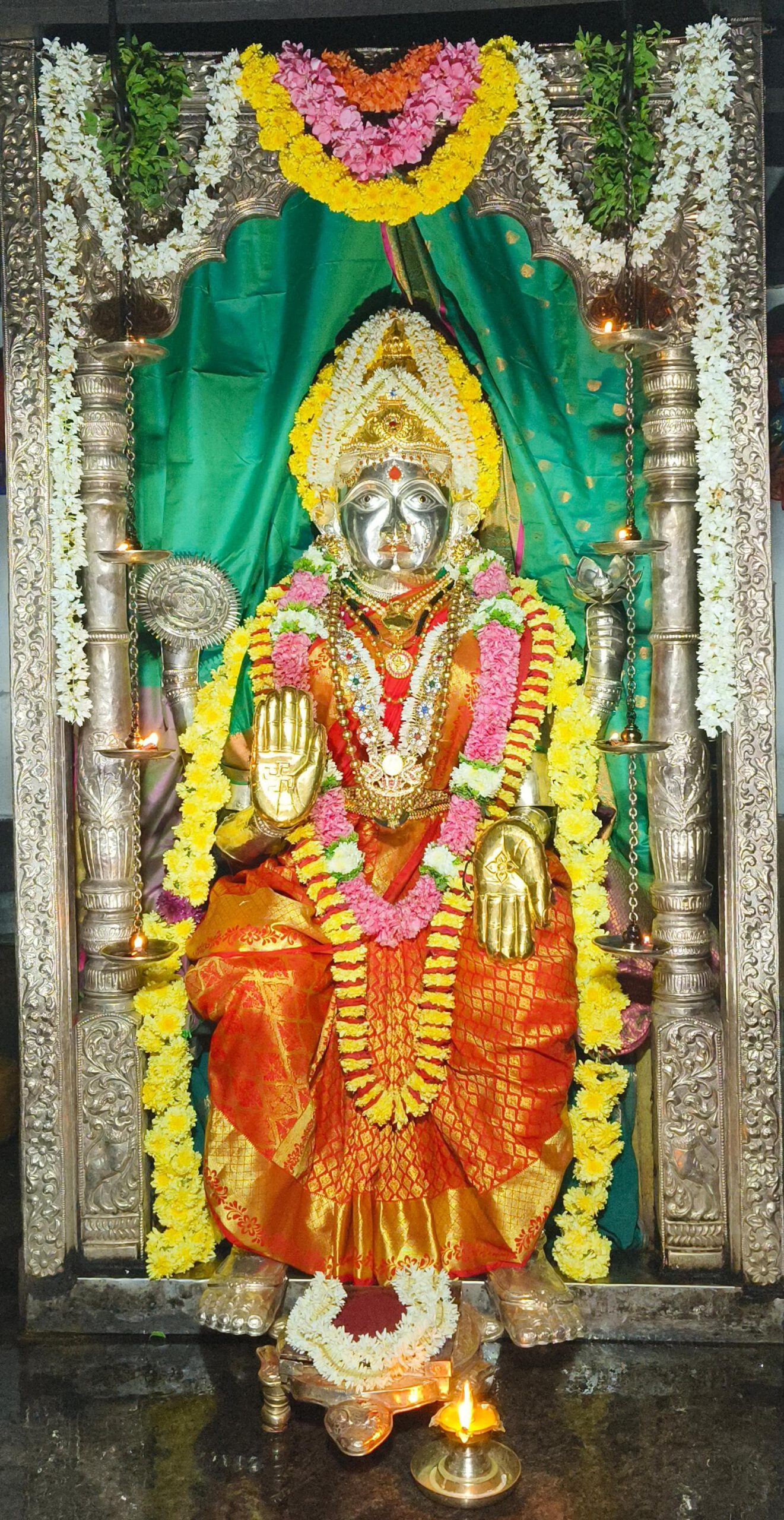 Mangaladevi Daily Darshan 26 November 2023