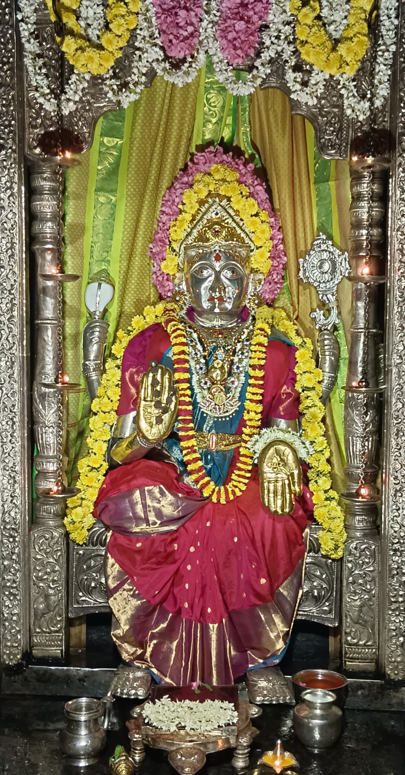 Mangaladevi Daily Darshan 28 November 2023