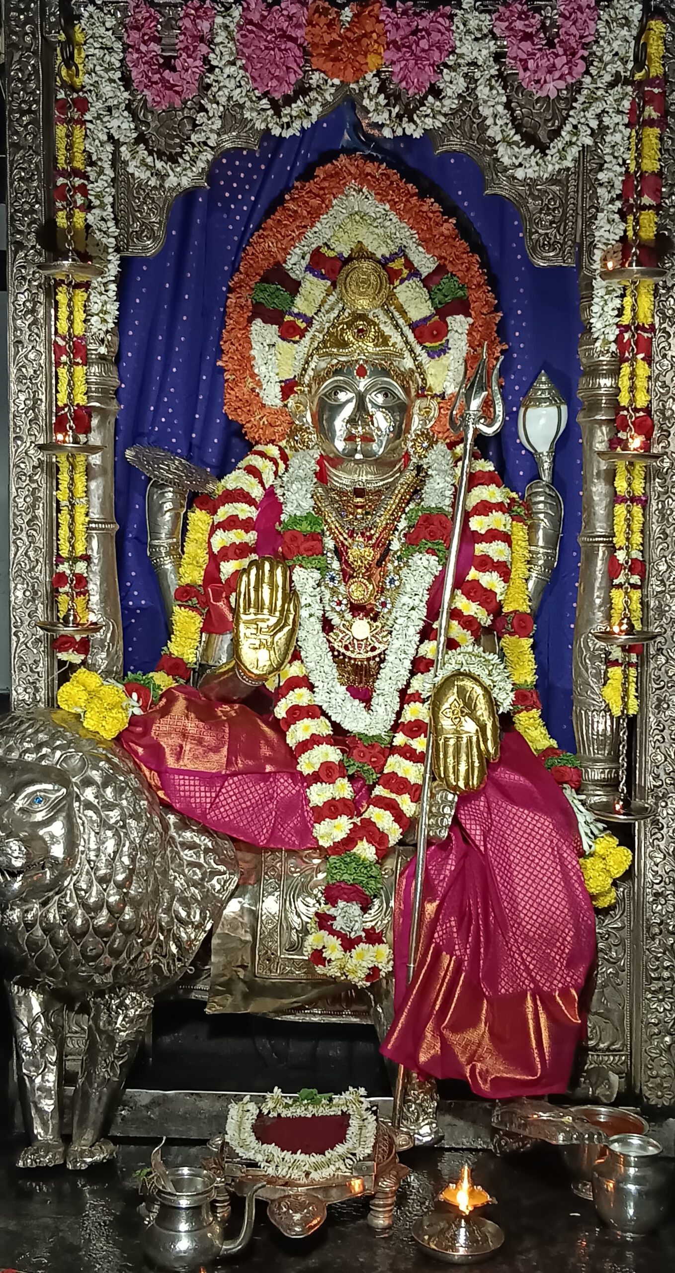 Mangaladevi Daily Darshan 06 December 2023