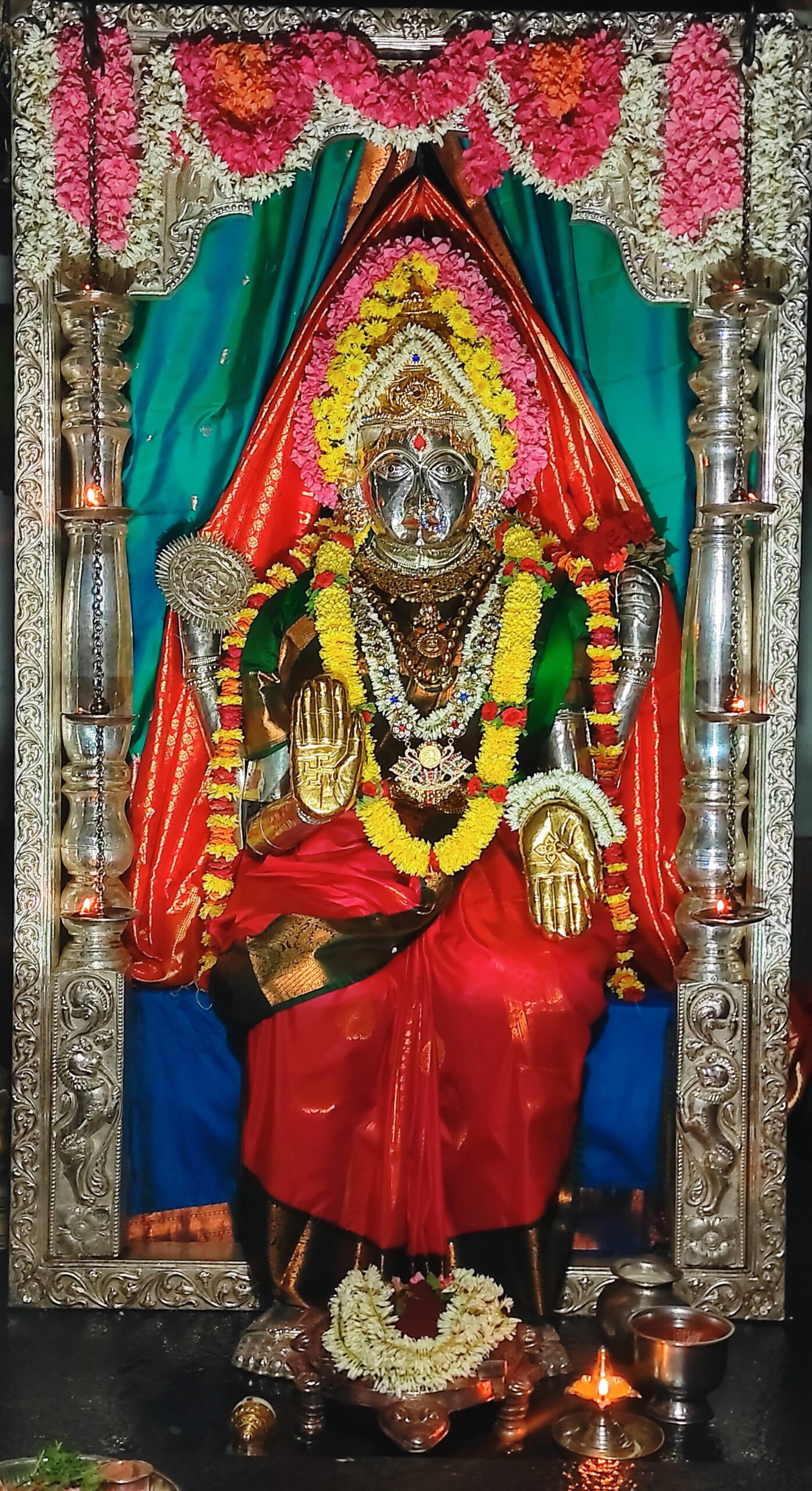 Mangaladevi Daily Darshan 28 April 2024