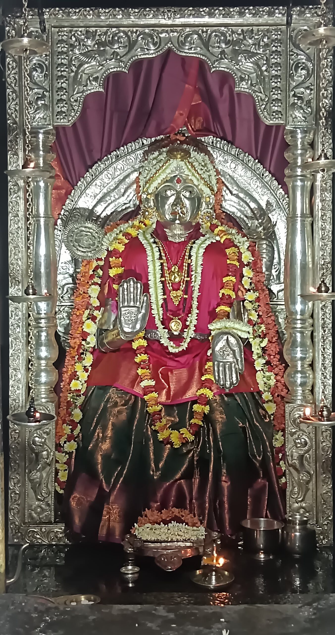 Mangaladevi Daily Darshan 15 May 2024