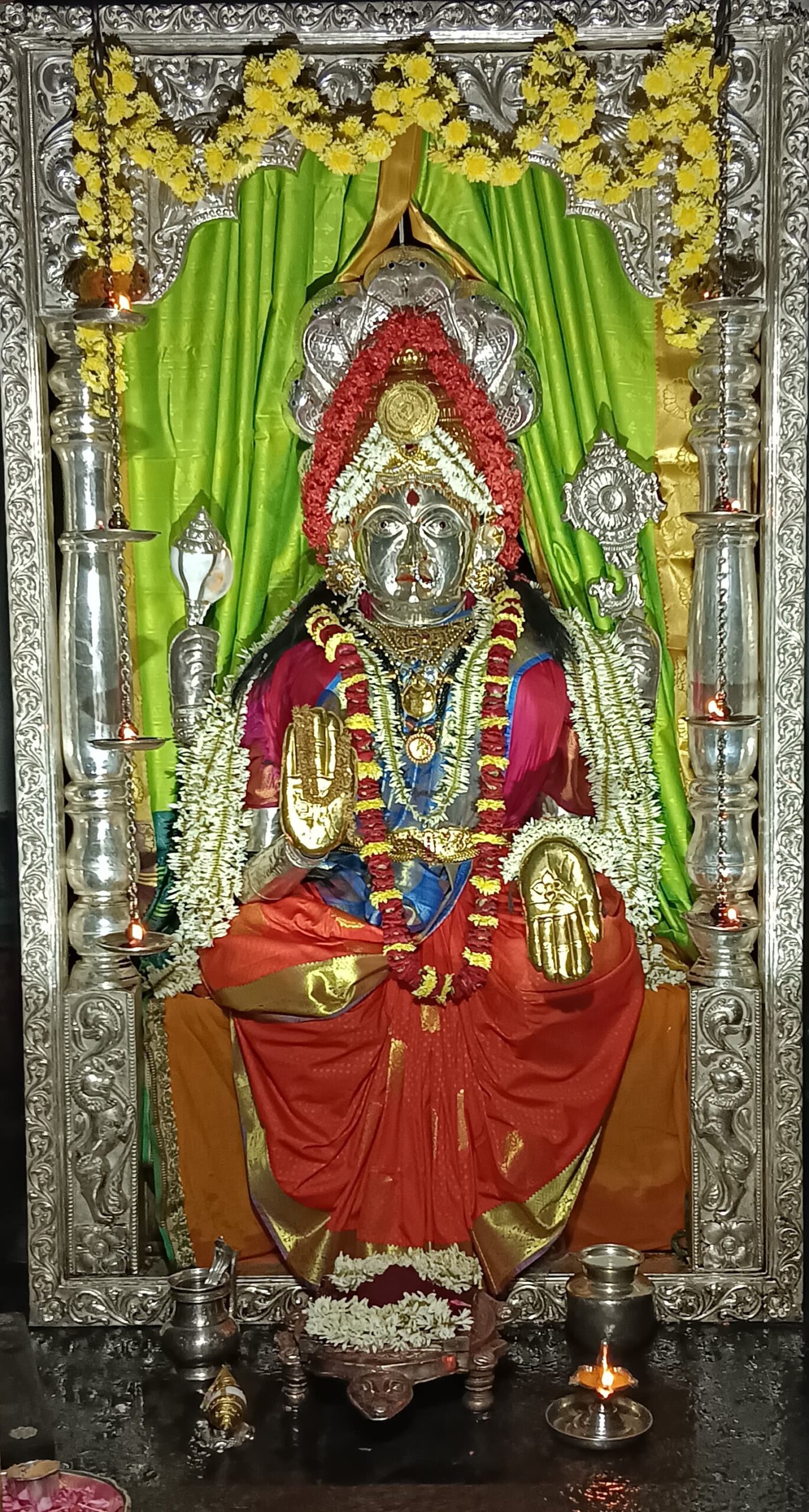 Mangaladevi Daily Darshan 28 May 2024